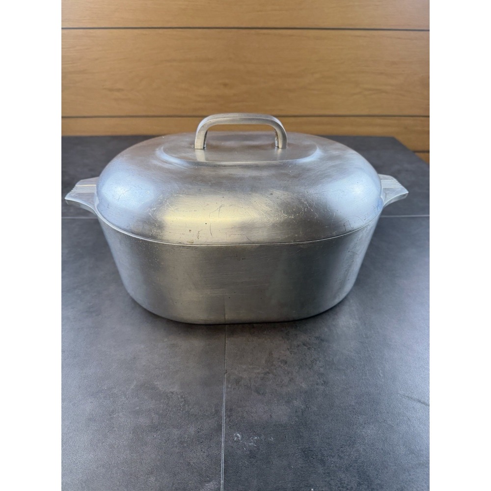 VTG Wagner Ware Magnalite Oval 8 qt Roaster w/lid and Trivet/Rack Model 4265